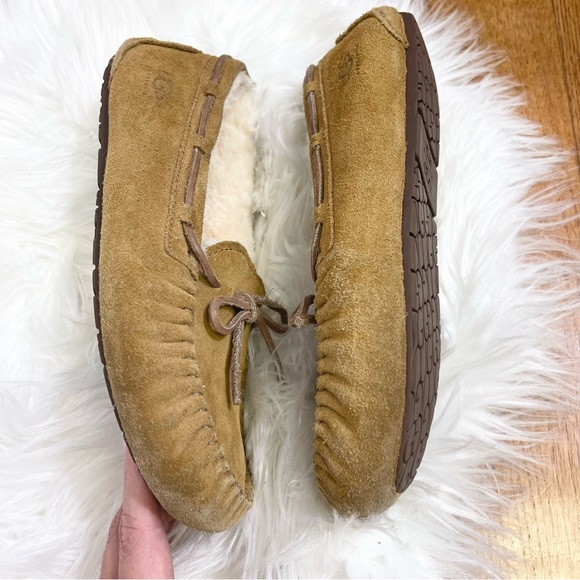 Ugg Australia Dakota Moccasin Slippers Chestnut Color Size 4 Kids - Picture 13 of 14